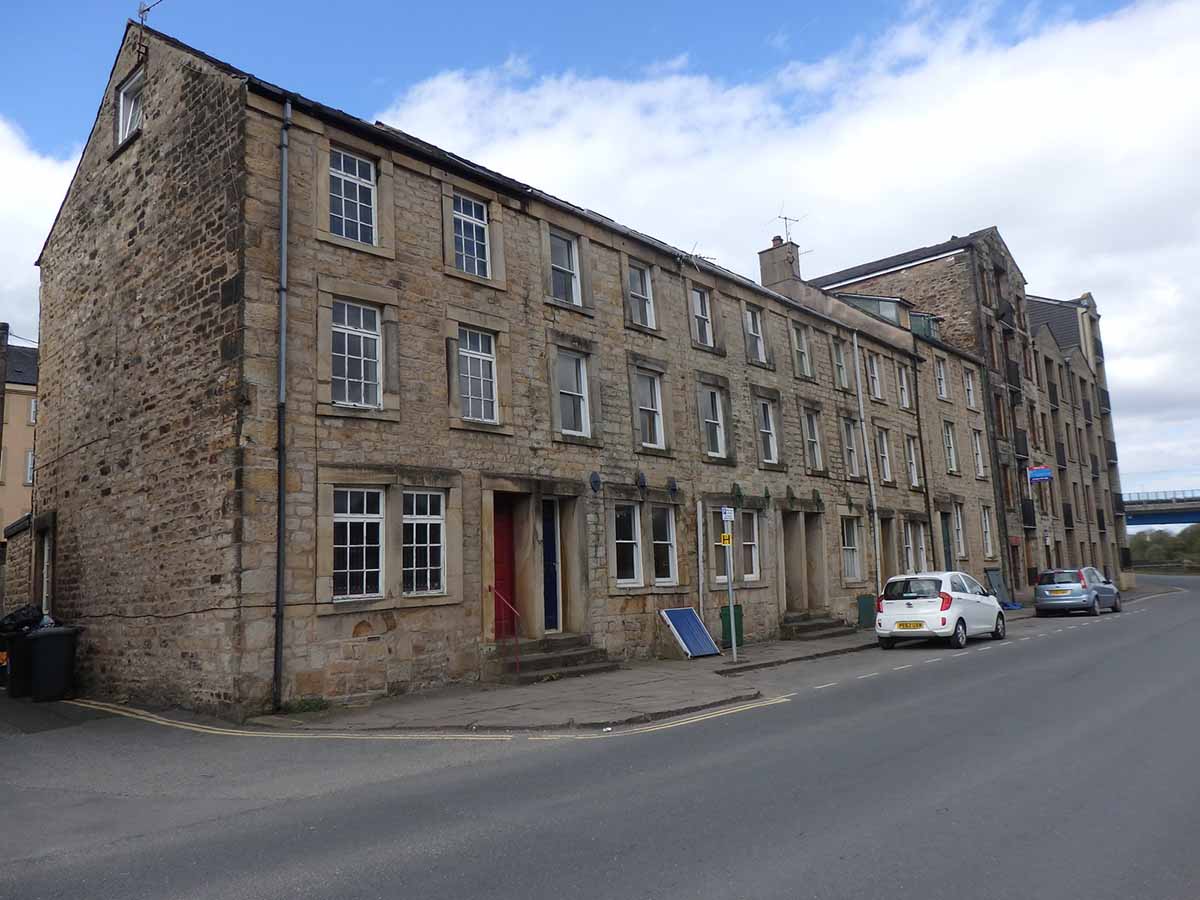 Repossessed houses for sale in Lancaster, Lancashire. Photo © Stephen Armstrong (cc-by-sa/2.0)