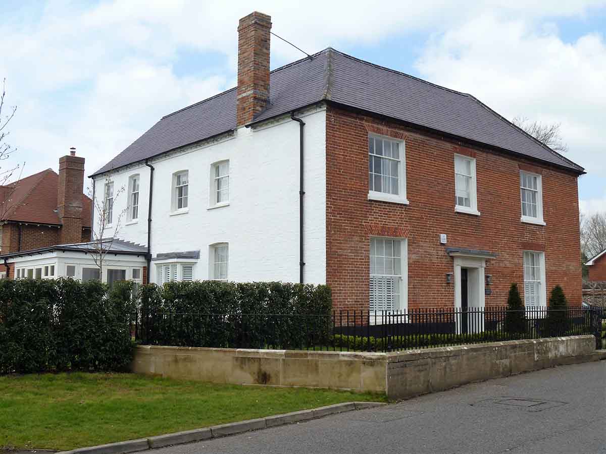 Photo showing a cheap but impressive house for sale in Salisbury.