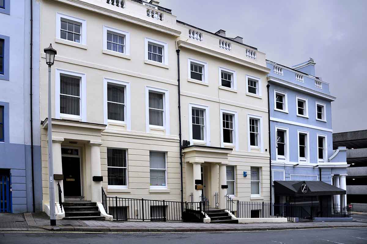 Repossessed houses for sale in Plymouth, Devon. Photo © Mick Lobb (cc-by-sa/2.0)