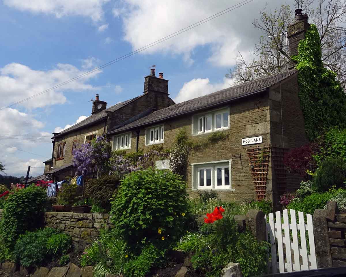 Repossessed houses for sale in Blackburn, Lancashire. Photo © philandju (cc-by-sa/2.0)