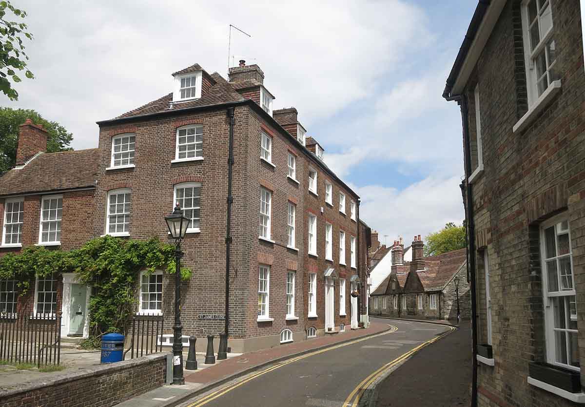 Repossessed houses for sale in Poole, Dorset. Photo © Des Blenkinsopp (cc-by-sa/2.0)