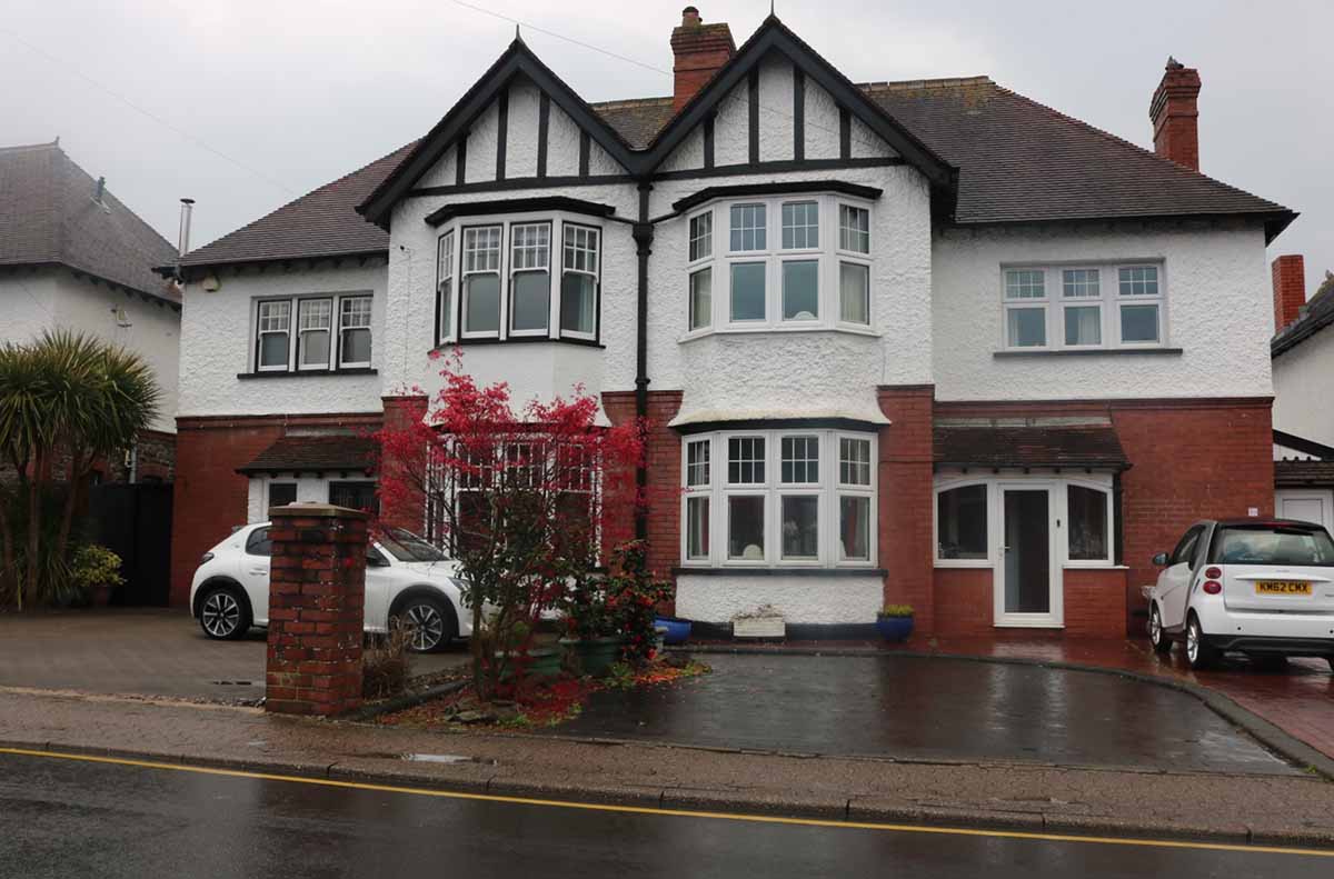 Repossessed houses for sale in Abergavenny, Wales. Photo © David Howard (cc-by-sa/2.0)