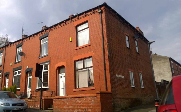 Bank repossessed houses for sale in Oldham, Greater Manchester. Photo © Steven Haslington (cc-by-sa/2.0)