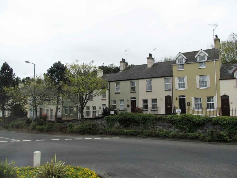 Photo of repossessed houses for sale in Downpatrick, Northern Ireland. Photo © Eric Jones (cc-by-sa/2.0)