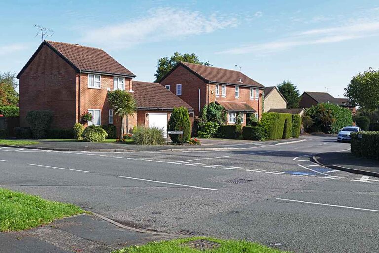 Repossessed houses for sale in Woking, Surrey. Photo © Alan Hunt (cc-by-sa/2.0)