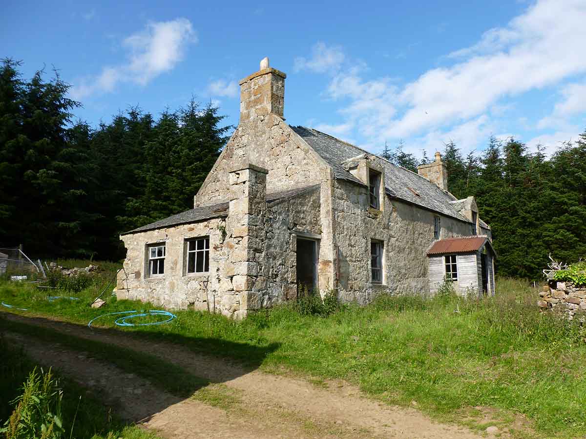 Abandoned houses for sale in the UK. Photo © Alan O'Dowd (cc-by-sa/2.0)