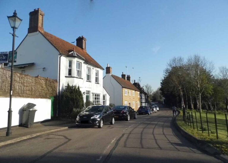 Repossessed houses for sale in Hemel Hempstead, Hertfordshire. Photo © David Howard (cc-by-sa/2.0)